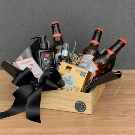 Cesta 3x Budweiser + Sabonete Liquido e Body Spray For Men + Ferrero Rocher + Cartão "Você Ganhou Meu Coração"