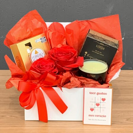 Cesta 2 Rosas Importadas + Vela Com Oleo Para massagem + Ferrero Rocher + Cartão "Você Ganhou Meu Coração"