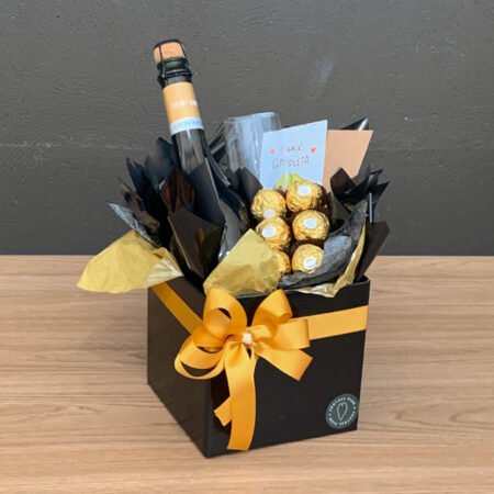 Cesta Espumante + Taça de Vidro + Ferrero Rocher + Cartão "Você Me Completa"