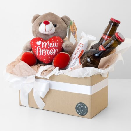 Cesta Urso de Pelúcia + Bombom Ferrero Raffaello 30g + 2x Cerveja Budweiser 330ml