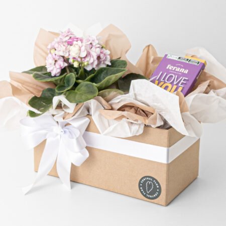 Cesta Violeta P11 Rosa + Chocolate Ao Leite Ferana 50g