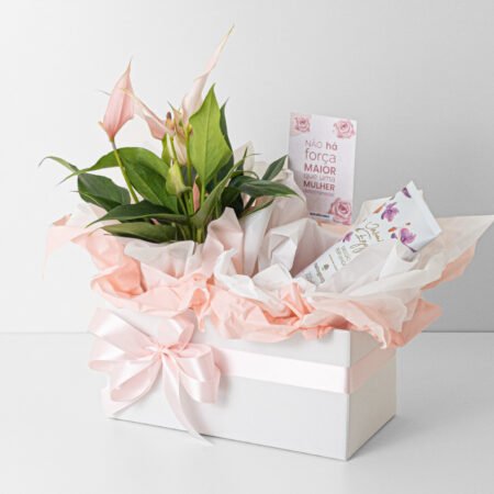 Cesta Antúrio P09 Rosa + Hidratante Mahogany - Dia da Mulher 2026