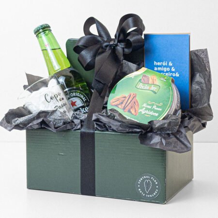 Cesta Copo do Papai 190ml Transparente Americano + Cerveja Heineken Long Neck 330ml + Nozes Pecan Agridoce 100G + Cartão Pai