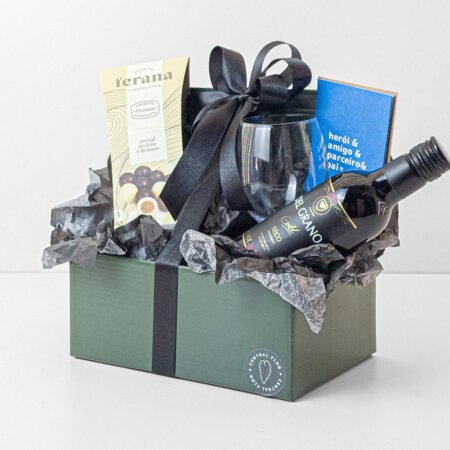 Cesta Taça de Vidro P/Vinho Baixa + Vinho Tinto Seco Del Grano 250ml + Estojo Drágeas de Chocolate Ferana 90g + Cartão Pai