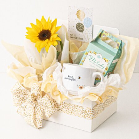 Cesta Muda Girassol P11 + Caneca Cerâmica 180ml Branca • Feliz Aniversário + CHA MISTO MILADY BOM DIA + Tag Aniversário